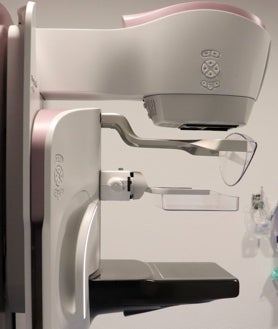 Imagen secundaria 2 - El Juan Ramón Jiménez incorpora la última tecnología para la detección del cáncer de mama