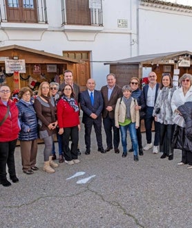 Imagen secundaria 2 - En su recorrido, la delegación provincial visitó Cumbres Mayores (abajo derecha), Fuenteheridos, Alájar (arriba), Los Marines, Arroyomolinos de León, Puerto Moral, Galaroza y Castaño del Robledo (abajo izquierda)