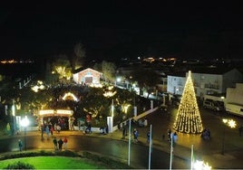 Este es el pueblo de Huelva que tiene la plaza más navideña de la provincia: «Parece todo un cuento precioso»