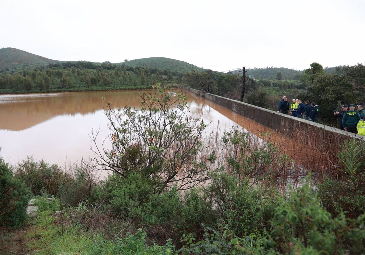 Imagen del embalse este jueves en la visita a la zona del consejero de la Presidencia