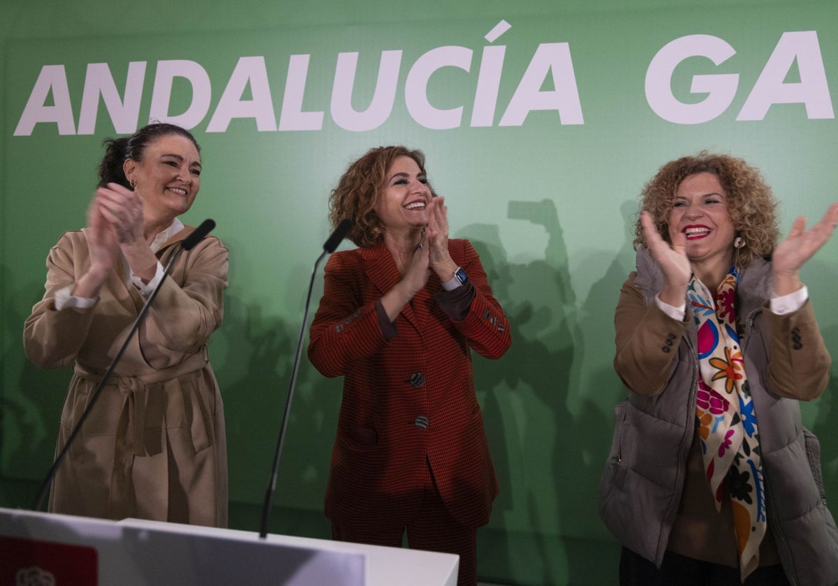 Lourdes Martín, María Jesús Montero y María Eugenia Limón