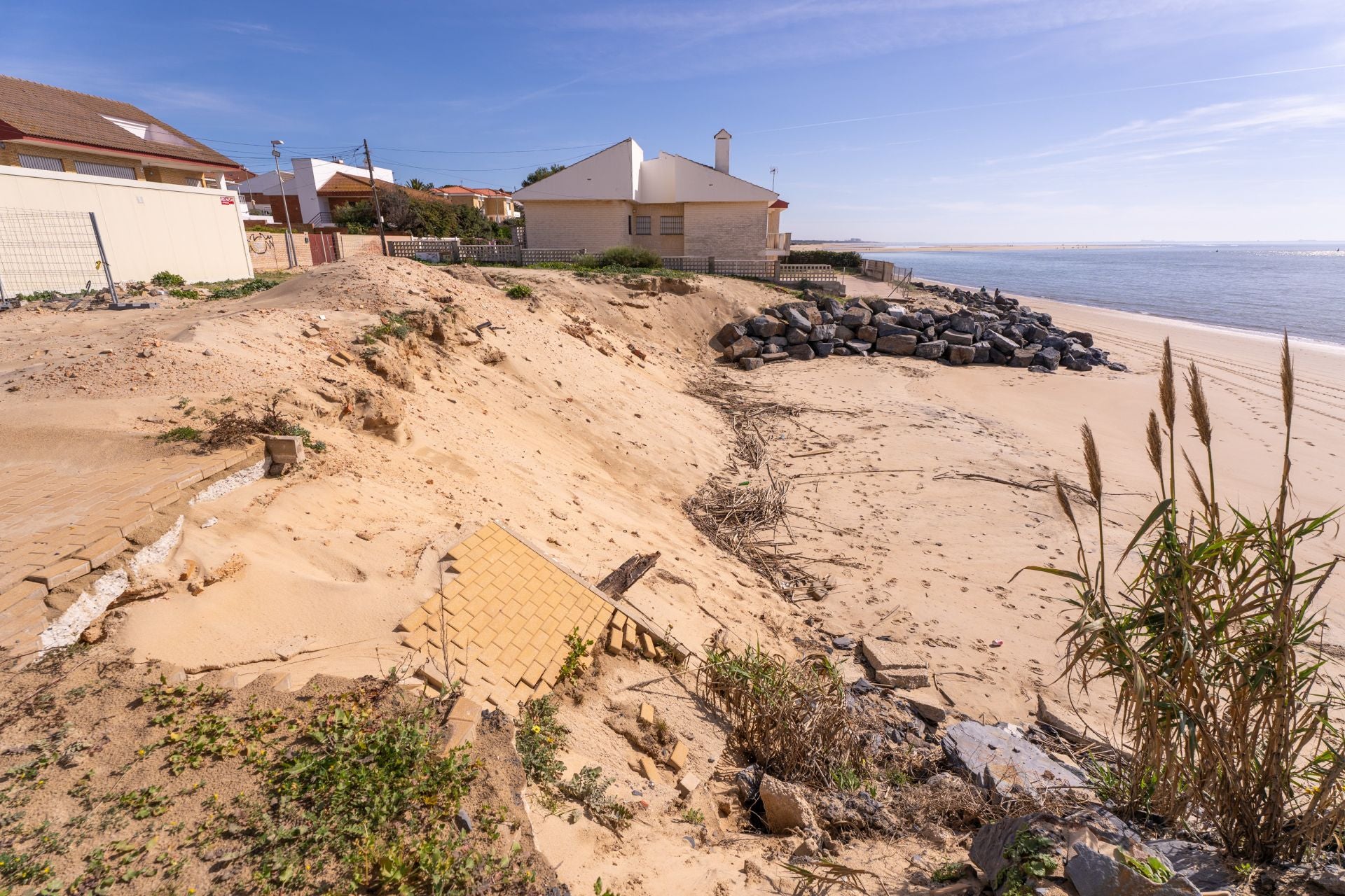 Así está la playa de El Portil a 54 días de la Semana Santa