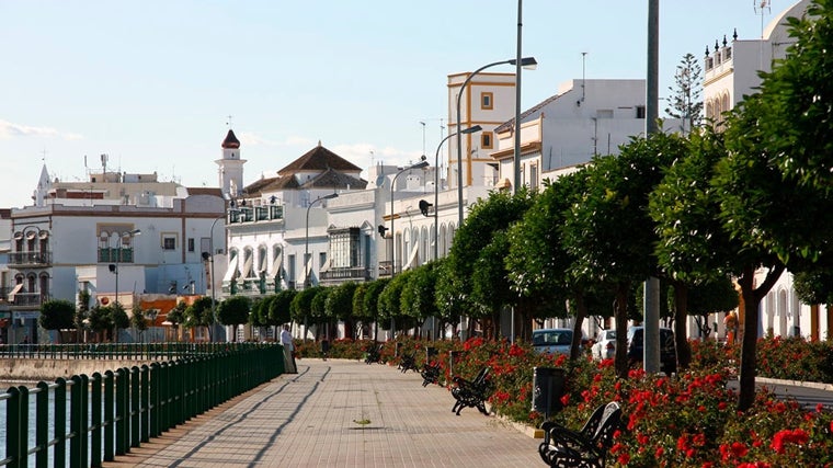 Una de las calles de Ayamonte, junto al río Guadiana