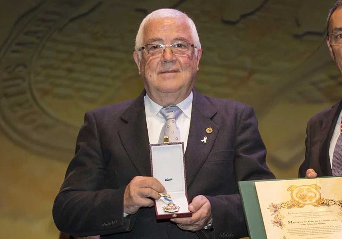 Abel Moreno recibe en 2016 la Medalla de Oro de la Provincia de Huelva