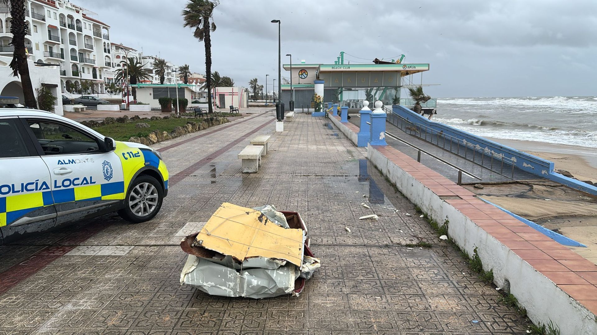 El paso de la borrasca Jana por la provincia de Huelva, en imágenes