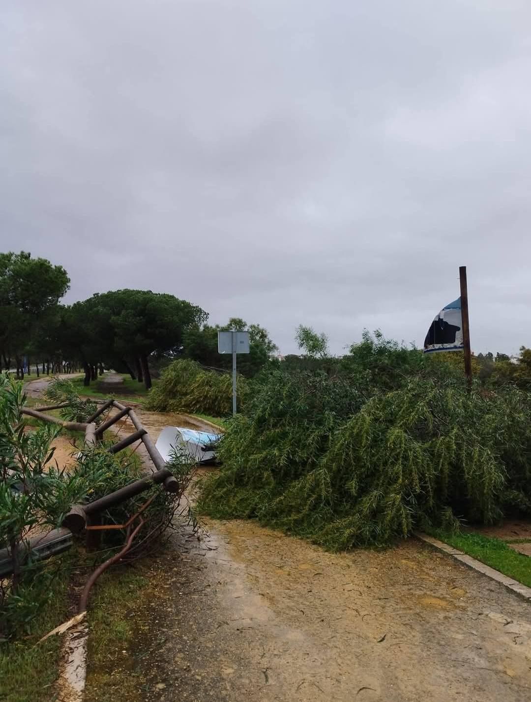 El paso de la borrasca Jana por la provincia de Huelva, en imágenes