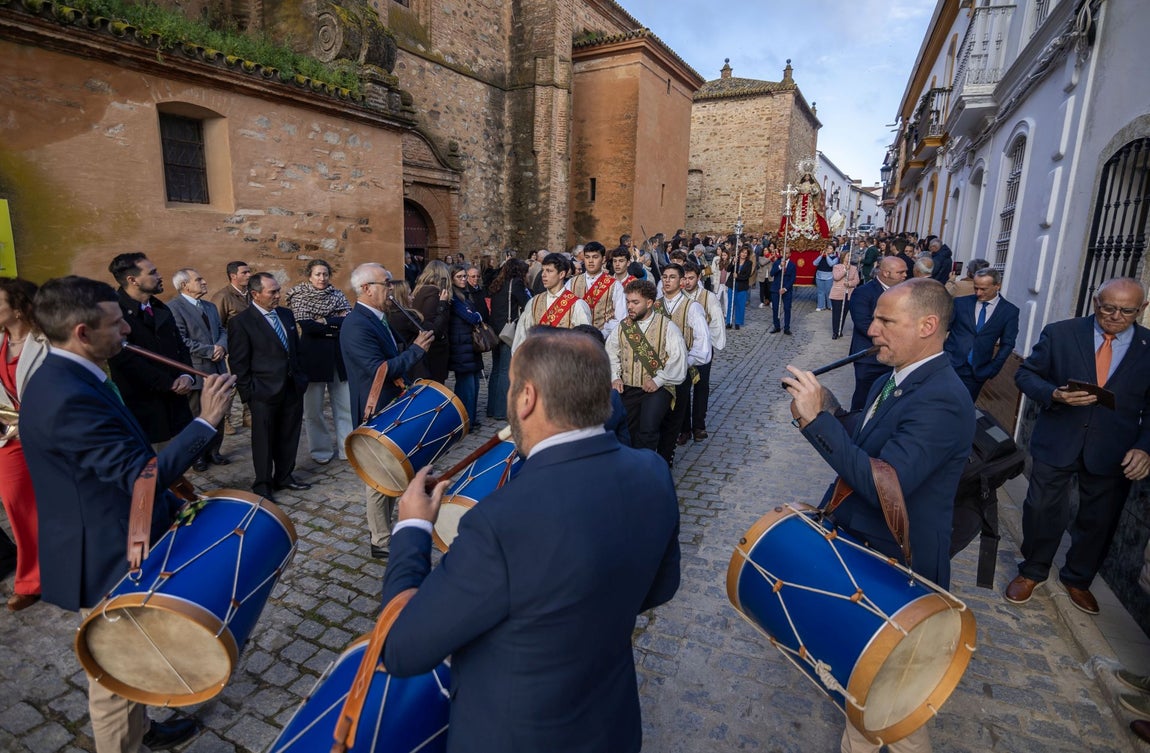 La procesión de la Virgen de Albricias en El Cerro de Andévalo, en imágenes