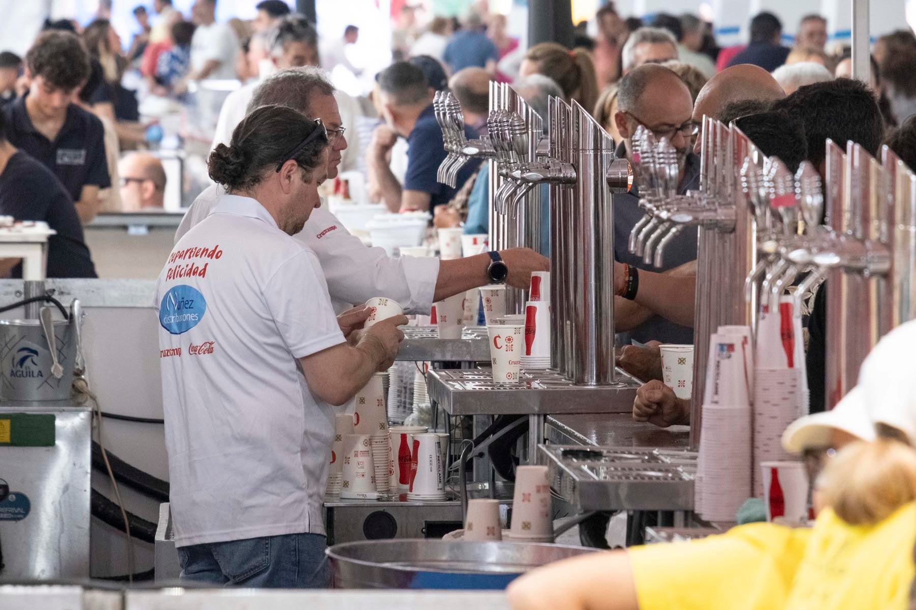 La jornada inaugural de la Feria de la Gamba de Punta Umbría, en imágenes