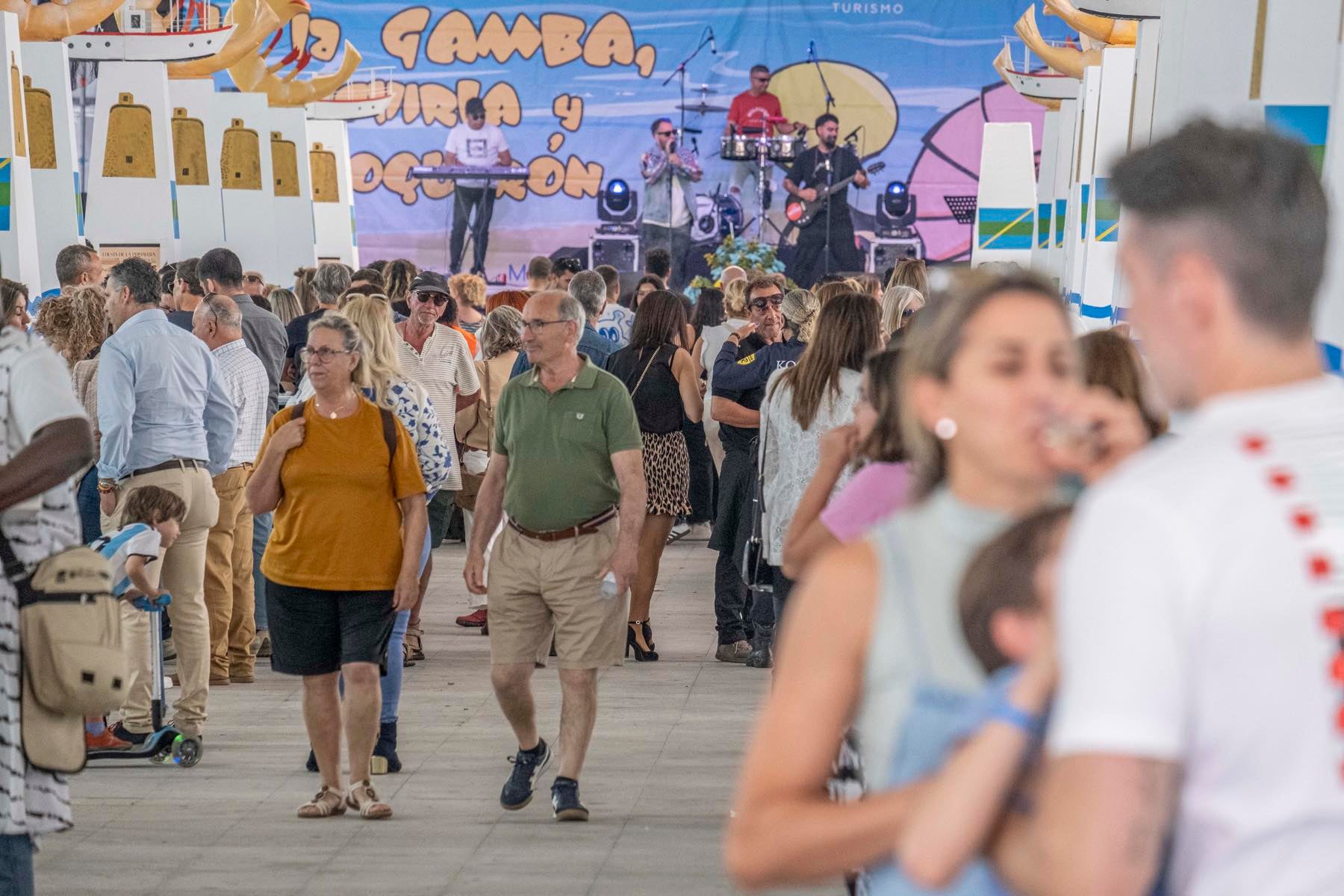 La jornada inaugural de la Feria de la Gamba de Punta Umbría, en imágenes
