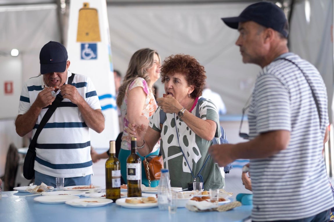 La celebración del 26 de Abril y la Feria de la Gamba de Punta Umbría, en imágenes