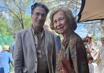 La Reina Sofía asistió a la presentación del Festival Internacional del Burro que se celebrará en Rociana