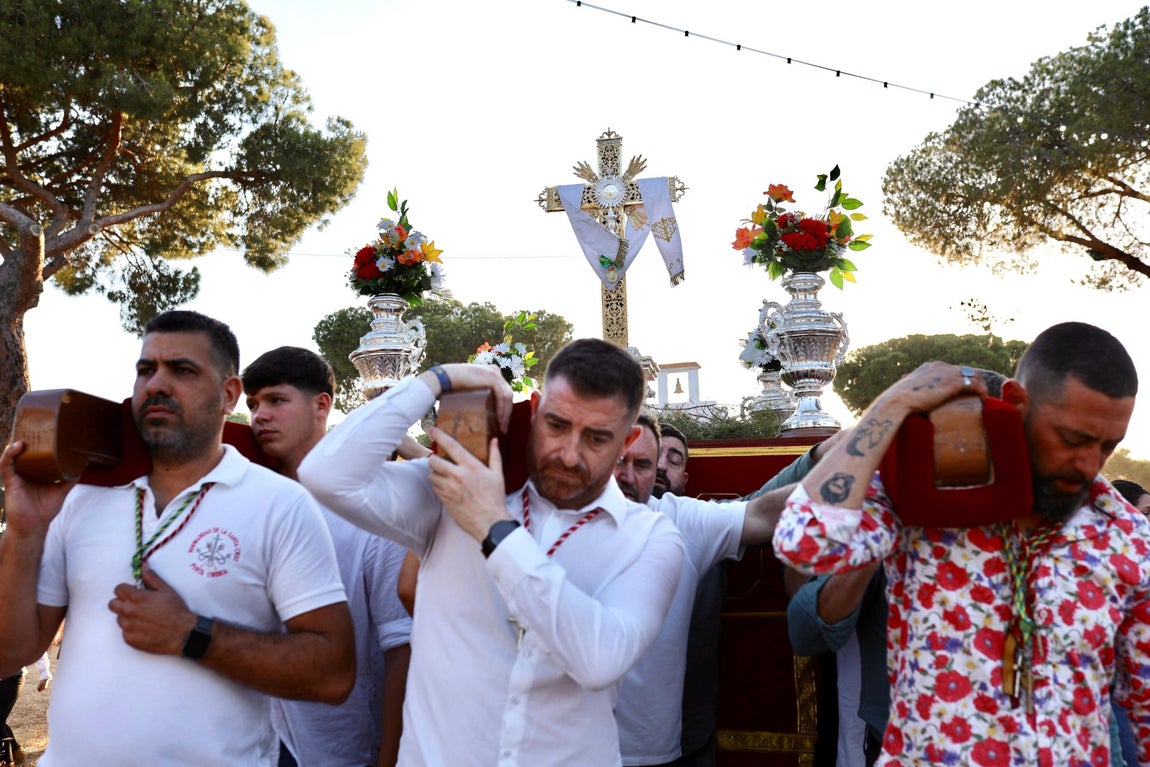 La romería de la Santa Cruz de Punta Umbría, en imágenes