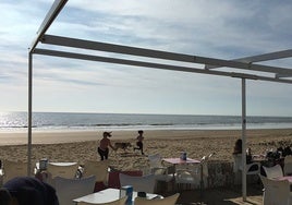 En este chiringuito de Huelva puedes desayunar en el paraíso: cuál es y en qué playa se encuentra