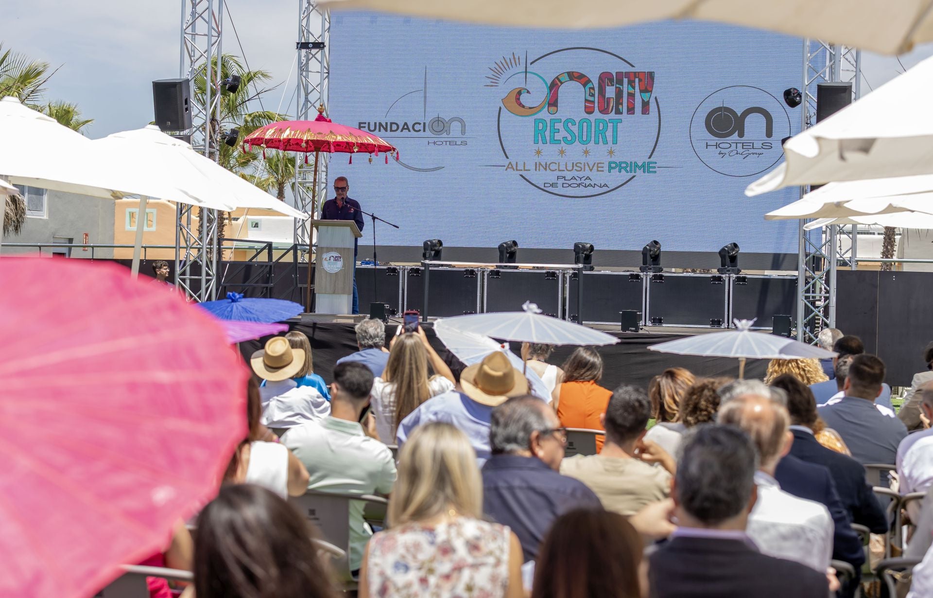La inauguración del On City Resort de Matalascañas, en imágenes