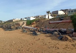 Vecinos de Mazagón exigen el arreglo del colector dañado en las Casas de Bonares desde octubre