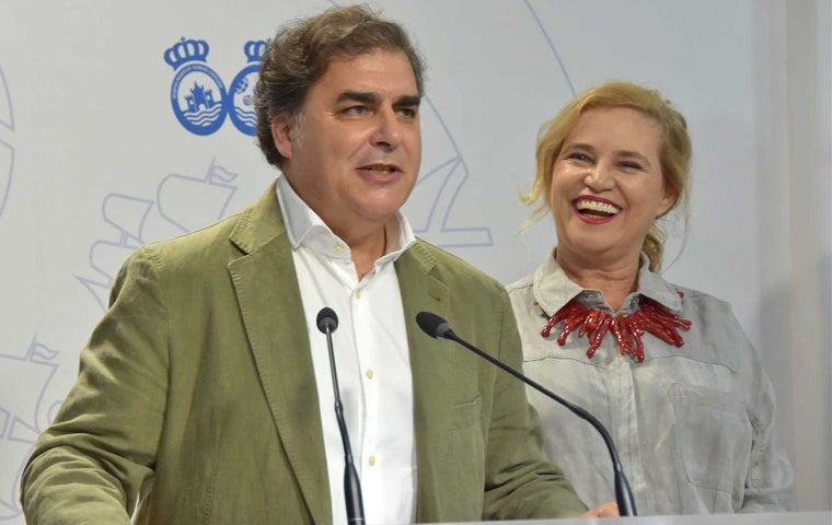 El alcalde junto a la diputada de Cultura