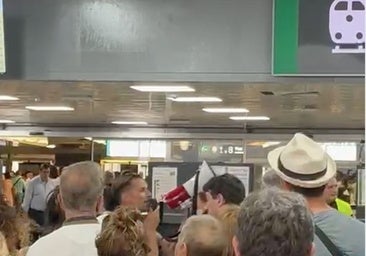 El alcalde de Punta Umbría se quedó atrapado 11 horas en un AVE a Madrid: «Es una enorme vergüenza que esto ocurra en un país como España»