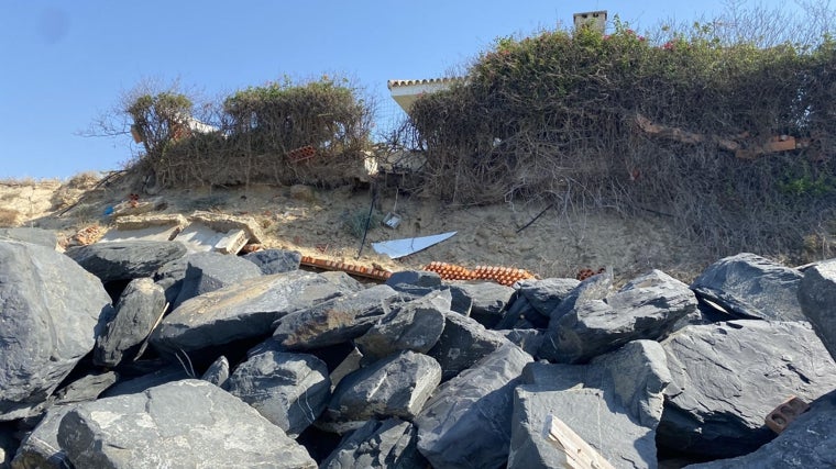 Así se encuentra la playa en algunos tramos