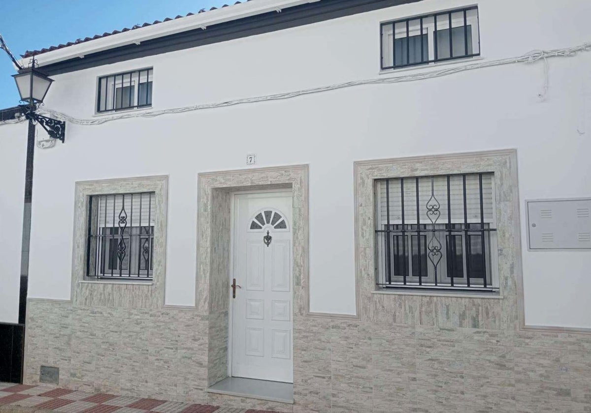 Esta es la la casa de tres habitaciones que sale a la venta en uno de los pueblos más bonitos de Huelva
