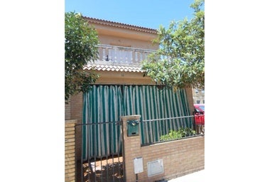 A la venta un chalet en Punta Umbría por 165.000 euros: tiene cuatro dormitorios y está a cinco minutos de la playa