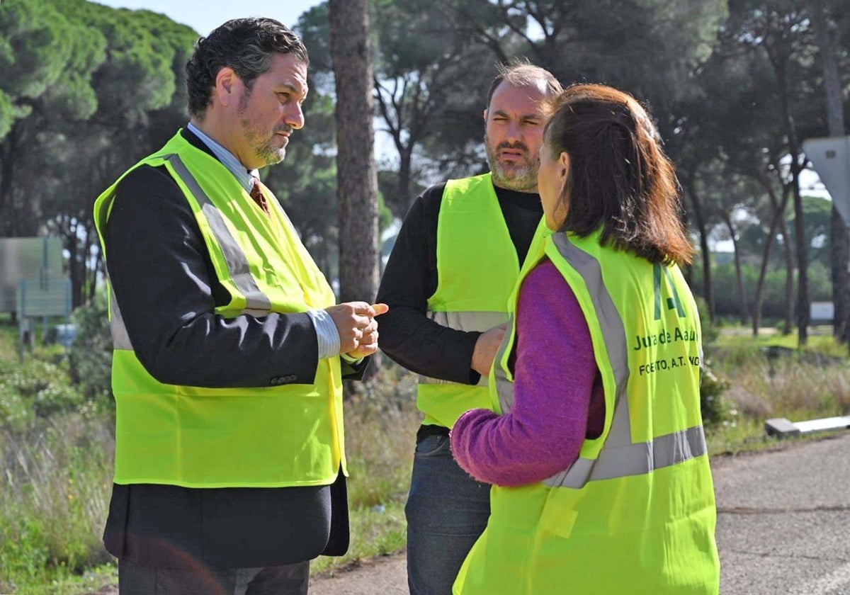 El delegado de Fomento, Articulación del Territorio y Vivienda, Jaime Pérez, en la carretera A-481