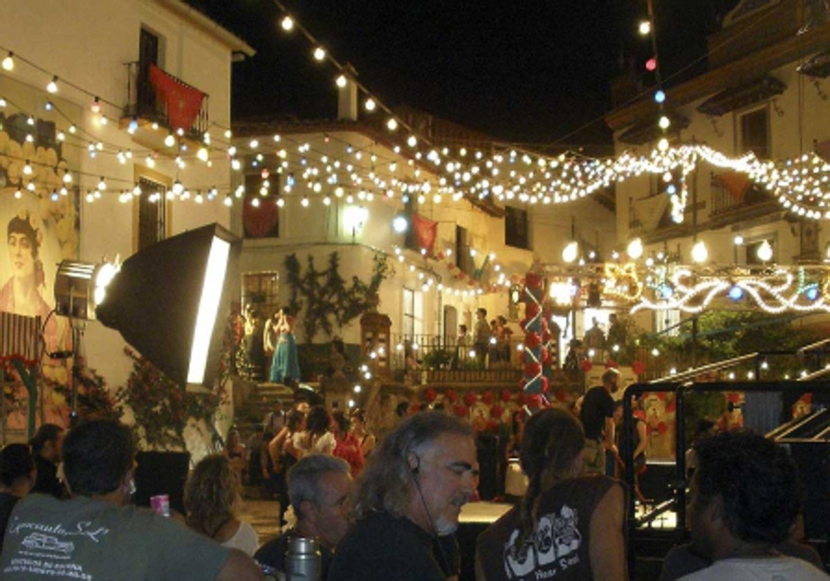 Un momento del rodaje de la película de Bollywood en Alájar, en la Sierra de Huelva