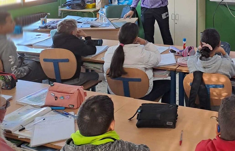 Un grupo de alumnos en un aula