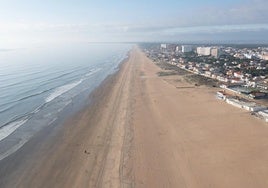 Ni Cádiz ni Málaga: la playa de España que tiene más horas de sol al año está en Huelva