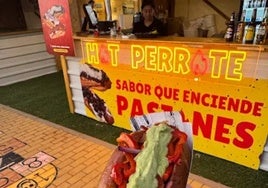 El puesto de perritos calientes de Huelva que se ha hecho viral: salchichas de res, pan brioche y combinaciones únicas