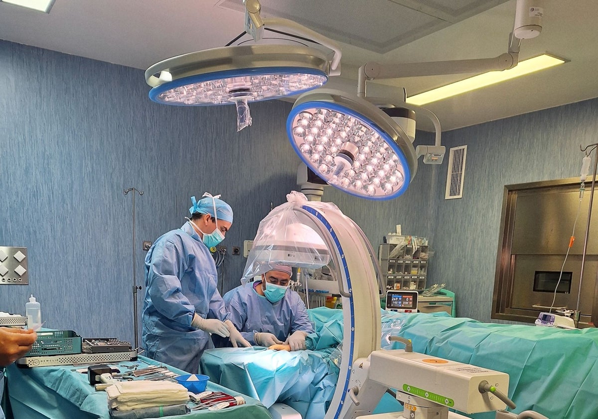 Quirófano en un hospital de Huelva