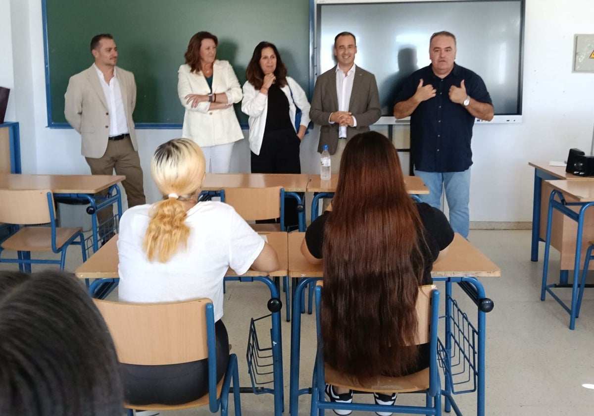 El delegado de Educación ha inaugurado oficialmente el curso de Secundaria en Huelva