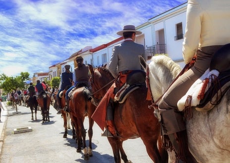 Imagen secundaria 1 - El pueblo de Huelva que es conocido por su pasión por los caballos: tiene el mayor número de equinos por habitante de España