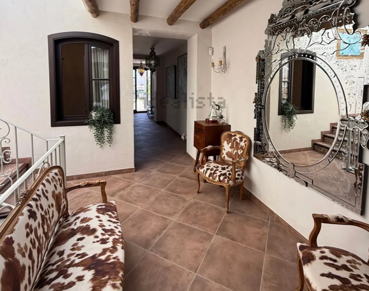 Una de las casas más espectaculares de El Rocío sale a la venta: tiene un sinfín de habitaciones y ese es su increíble precio