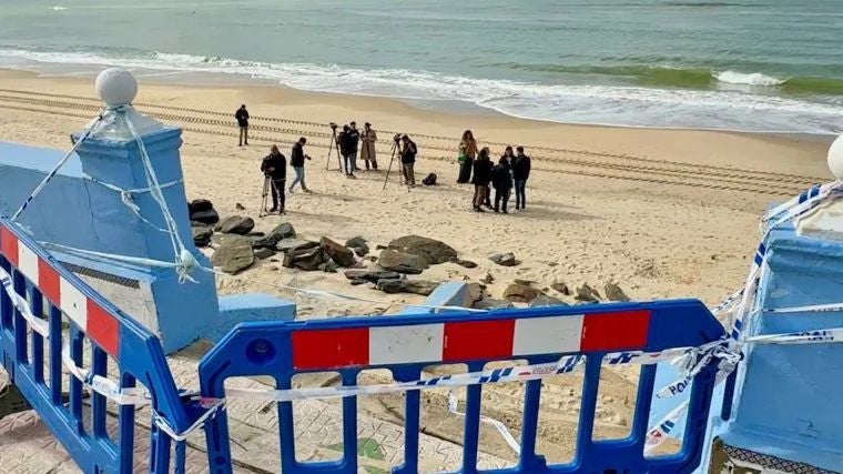 Los aportes de arena en el Paseo Marítimo de Matalascañas están siendo más un parche hasta ahora que una solución
