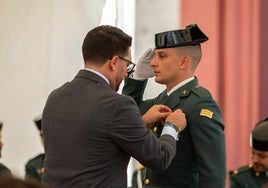 Reconocimiento al grupo ROCA de la Guardia Civil en Higuera de la Sierra