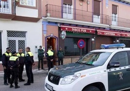 Agentes de la Guardia Civil de Almonte en una imagen de archivo