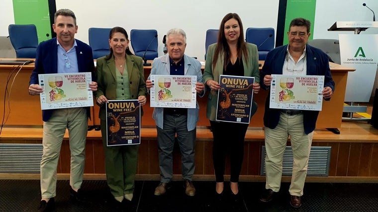 De izquierda a derecha Álvaro Burgos, Teresa Herrera, Manuel Astasio, Rocío Moreno y Vicente Páez