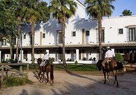 Así es el hotel de Huelva que ha sido elegido como el 'Mejor Hotel Rural de Lujo' de España 2025: confort y lujo entre los paisajes de Doñana