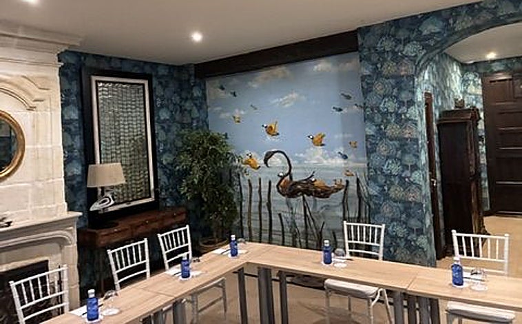 Imagen principal - Elena Pérez Coronel, directora de La Malvasía: «El premio a mejor hotel rural de lujo de España nos sirve para reforzar la idea de que estamos trabajando en el buen camino»