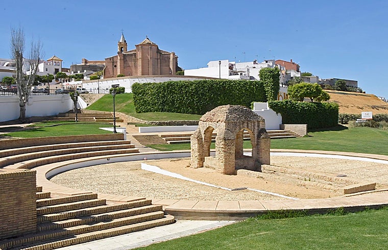 La Fontanilla con la Iglesia de San Jorge al fondo