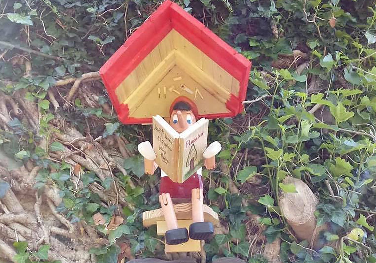 Pinocho, en una ruta de senderismo que se encuentra en pleno corazón de la Sierra de Aracena