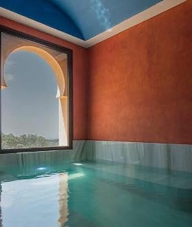 Imagen secundaria 2 - La casa rural de un pueblo de Huelva que roza el 10 en Booking y enamora a todos sus huéspedes: «Es excepcional y el entorno increíble»