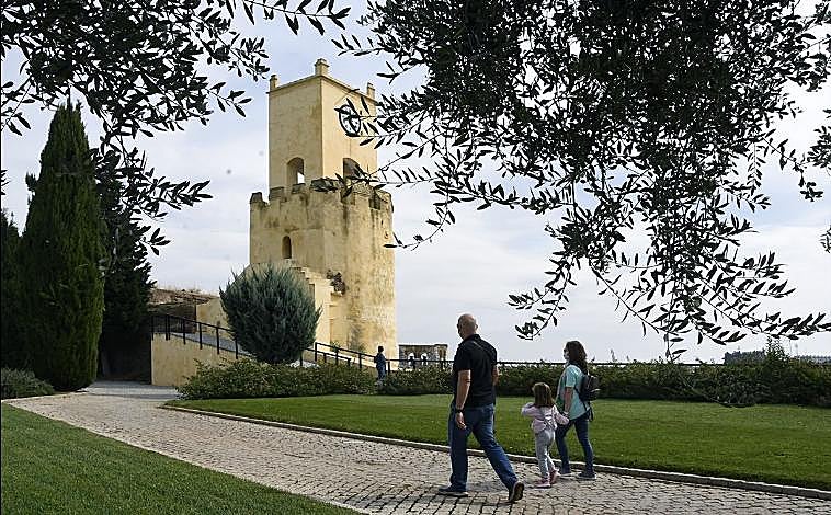 Imagen principal - Fotografías de Moura