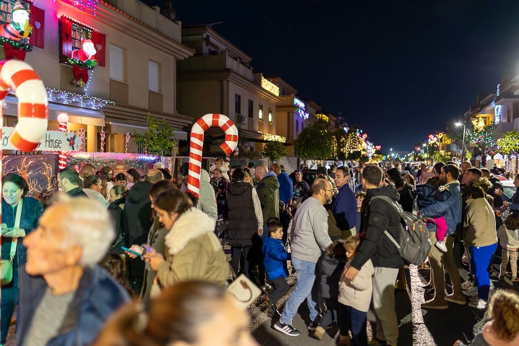 Las mejores imágenes de la inauguración de la Casa del Grinch de Corrales