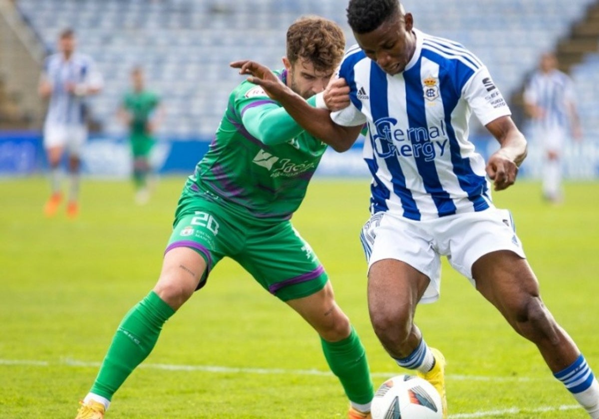 Israel Peter durante el Recre-Mancha Real de la ida en el Nuevo Colombino