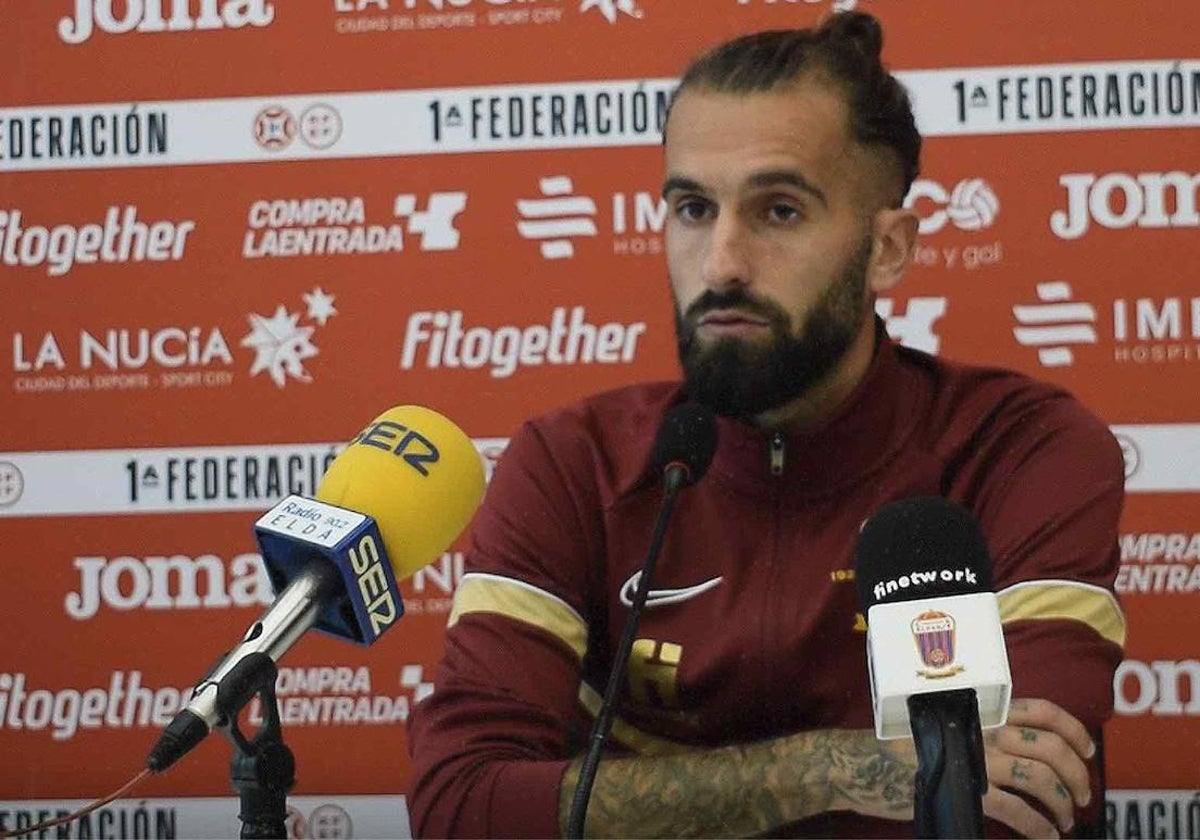 Fran Carnicer, en rueda de prensa de su club