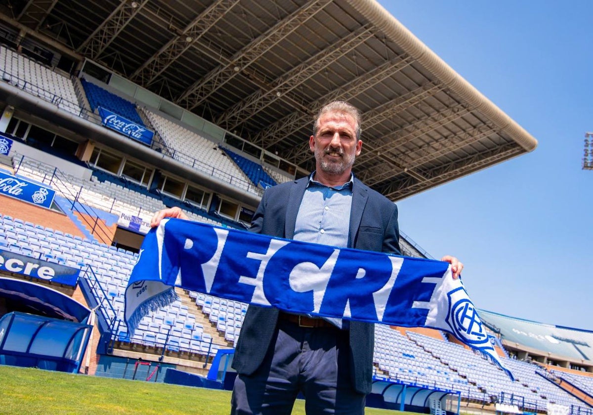 Óscar Arias, el día de su presentación como nuevo director deportivo albiazul