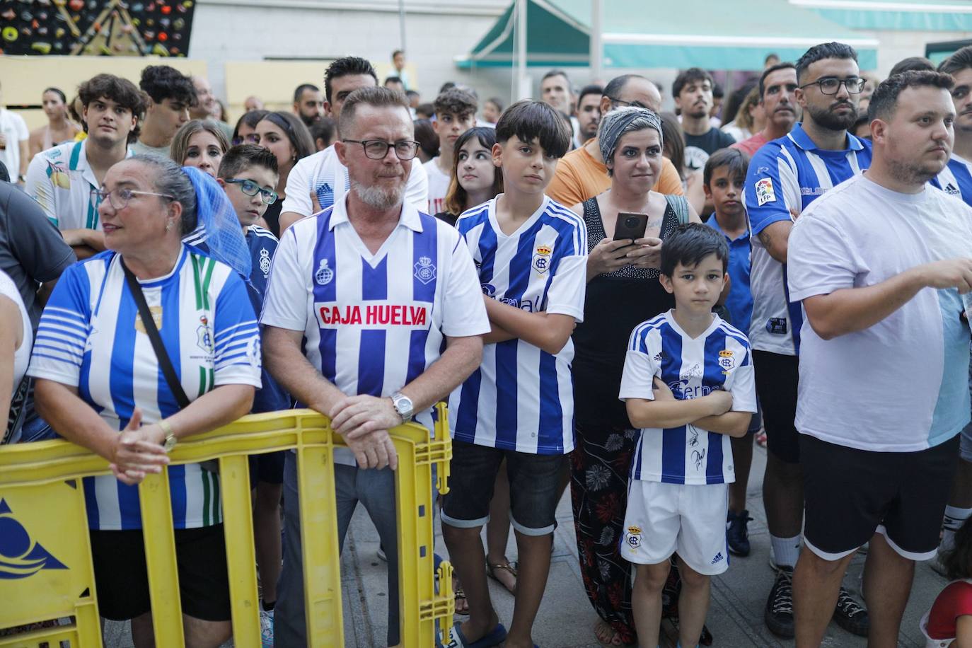 Todas las imágenes del acto de presentación de las equipaciones del Recreativo de Huelva