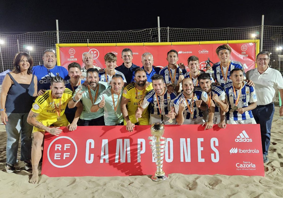 El Recreativo de Huelva celebrando el título de la Supercopa de España