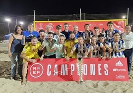 El Recreativo de Huelva de fútbol playa cierra la temporada con un histórico triplete nacional